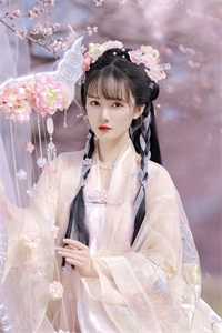 穿六零，咸鱼女主带全村发家致富阮似锦夏乾辰