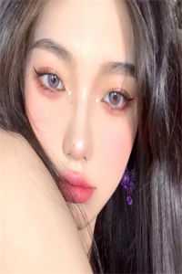 一根光杆和头上的一层绿