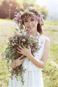 畅销巨著穿越九零后，她决心当宠文女主