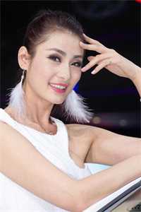 畅读佳作推荐绑定系统：我靠攻略美女成武林至尊