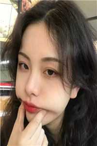 畅销巨著一首有何不可，清冷校花被甜翻了