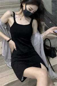重生后闪婚首长，易孕军嫂养崽忙