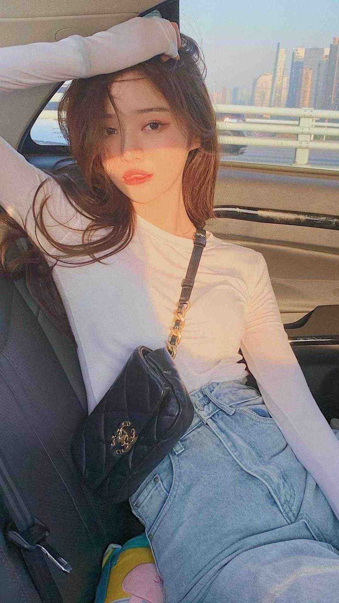 畅销巨著甜诱！霸总怀里的小妖精超撩人