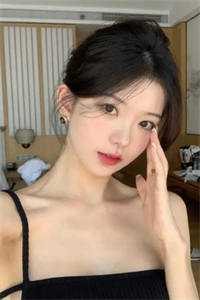 她死后，疯批大佬杀光反派殉情了畅销书目