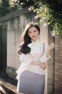 官场救了女领导后，我一路飞升文章