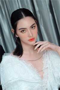 精选篇章阅读不争不抢，秀女入宫做了娘娘