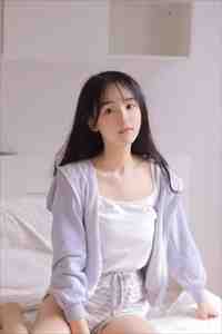 活成前任白月光后，她桃花朵朵开精品推荐