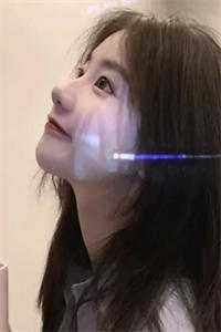 闪婚后，全网黑她被经纪公司疯抢畅销书籍