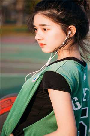 全家偷听我心声杀疯了，我负责吃奶畅销书目