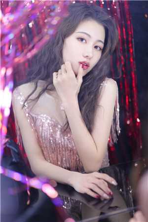 全本阅读快穿小恶妇，带着全村一起奔小康