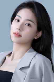 高冷未婚夫给女秘书洗脚抖音