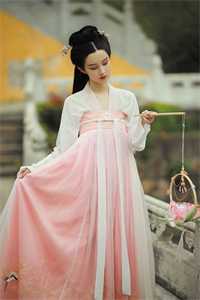 订婚当天，未婚夫在陪白月光看睡衣后续