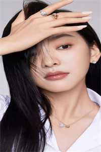 放弃暗恋后，疯批哥哥宠她入骨是什么
