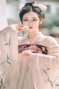 放弃暗恋后，疯批哥哥宠她入骨宋亦凝贺今尧结局+番外