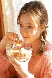 怎么人到中年，美女还倒追？