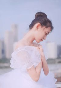 妻子逃婚后，我下定决心选了她广告