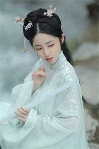 靓眼师妹主人公叫