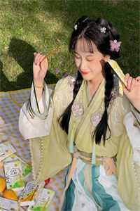 嫡女谋：我只是个娇弱的小团宠在线