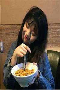 娱乐：趁杨老板青涩喂她进口糖完结+番外