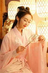 退圈小导演恶战女主角后续+全文