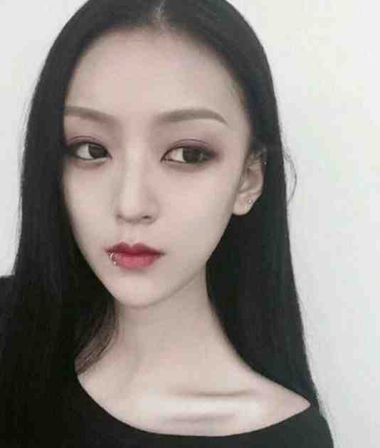 宠妃生存全靠苟，陛下却想天长地久后续+无弹窗
