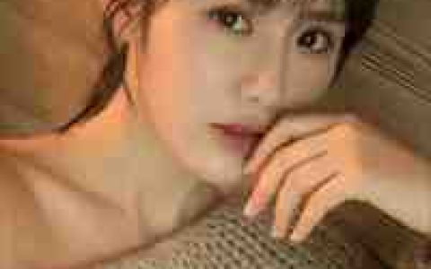穿成短命女配，她逆袭成团宠