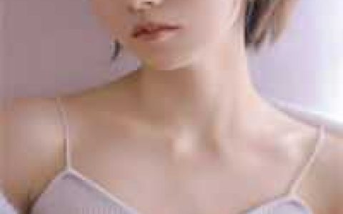 人在军训，校花送礼让我成了全校公敌
