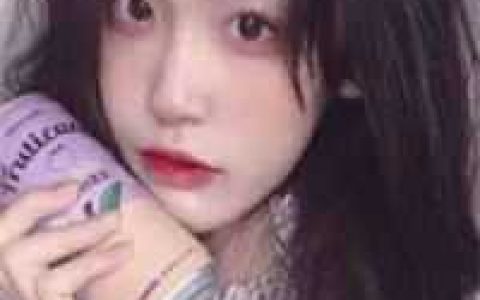 咸鱼放弃翻身后，她被迫掉马甲