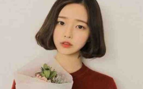靠抓鬼走红后，她玄学大佬的马甲掉了