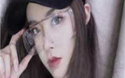 踹渣男后，我霸上美貌皇叔