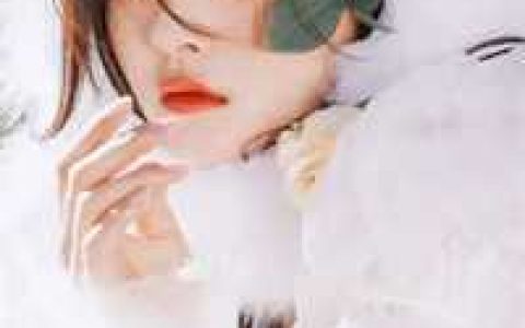 分手后，她和马甲大佬闪婚了