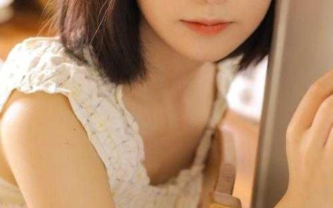 夫人直播算命攒功德，被抓包了
