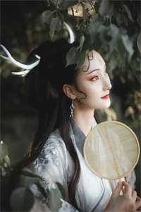 清冷美人不爱了，你是疯批又如何