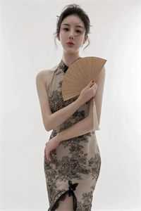 穿越后，我靠救女主续命