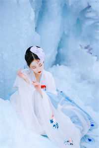 恋爱修罗场：炮灰女配竟是万人迷